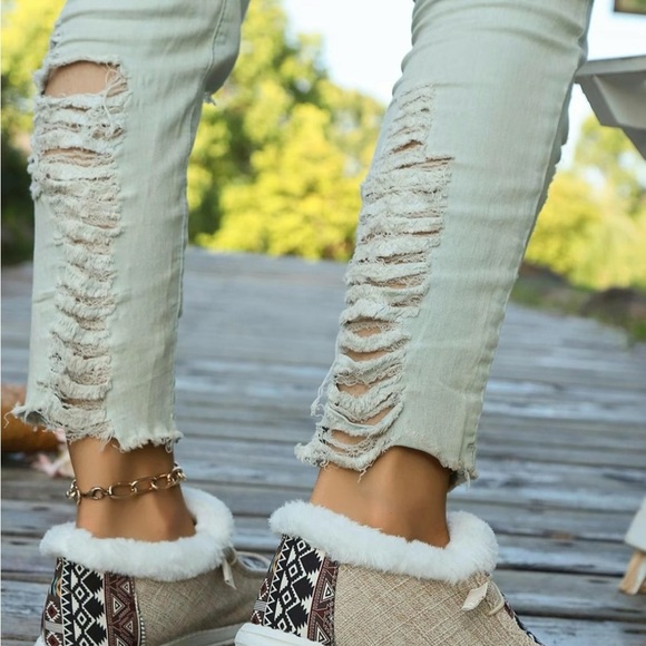 NWOT SHEIN Women’s Shoes, Low top, Color block Pattern Design, US 14W, - Picture 3 of 4